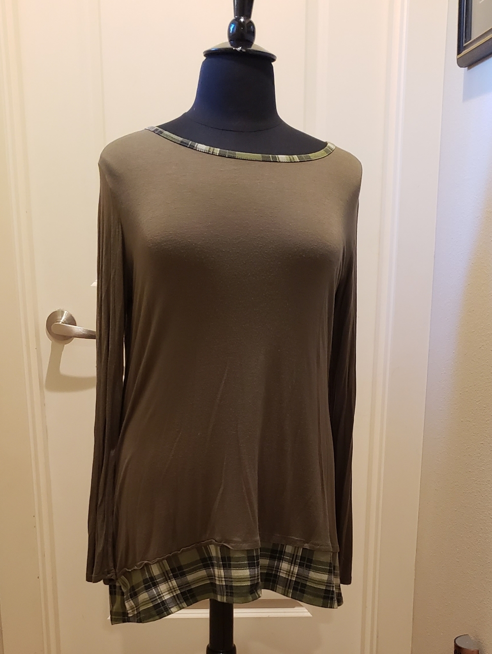Zuilly Womens Olive Long-Sleeve Tunic with Plaid Vent And Hem